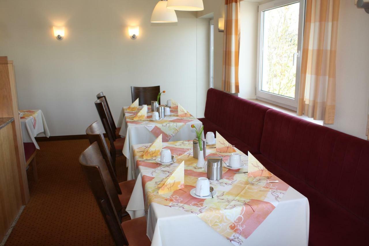 Pension Geno Geisenhausen ภายนอก รูปภาพ